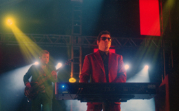 MAURÍCIO BARROS - FOTO BY VALÉRIA MARAVIGLIA (REVISTA ELETRICIDADE)