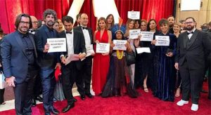 EQUIPE DE DEMOCRACIA EM VERTIGEM NO TAPETE VERMELHO DO OSCAR 2020 - FOTO: REPRODUÇÃO