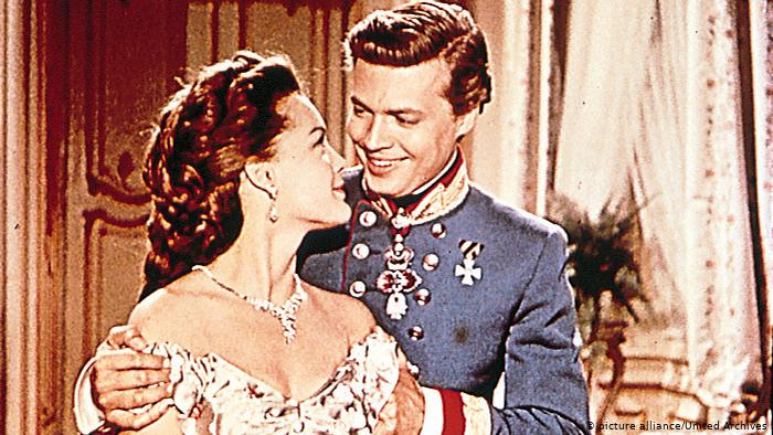 ROMY SCHNEIDER E KARLHEINZ BÖHM NA TRILOGIA CLÁSSICA - FOTO: REPRODUÇÃO